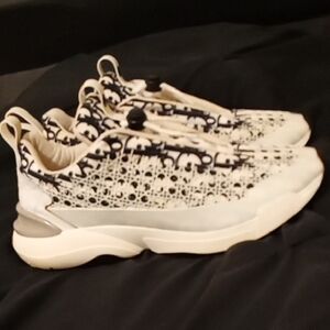 Dior B24 Oblique Cannage Motif Size 11